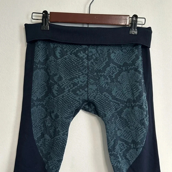 Joy Lab Snake Skin Print Leggings Women's L Fold Over Waist‎ Athleisure Athletic - Picture 4 of 11